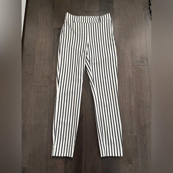 H&M Pants - H&M Navy and White Striped Slacks Size 2 Ankle Height 
Business Casual, Office